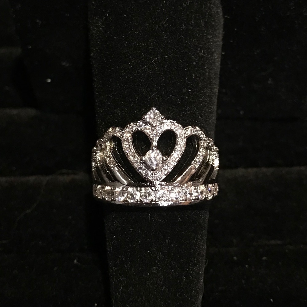 **SOLD** Sterling Silver “Diamond" Crown Ring